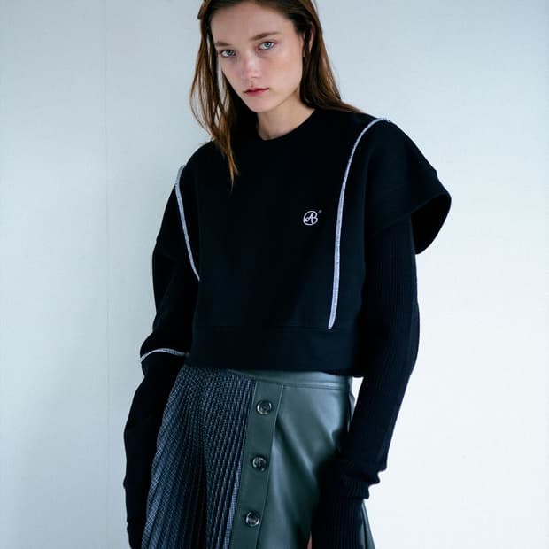 앤더슨벨(Andersson Bell) 언밸런스 스티치 크롭 맨투맨