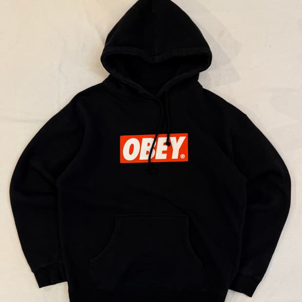 대장급 오베이 박스로고 후드티 블랙