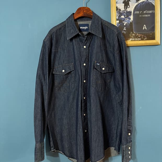 00‘s Wrangler Denim Western Shirt.