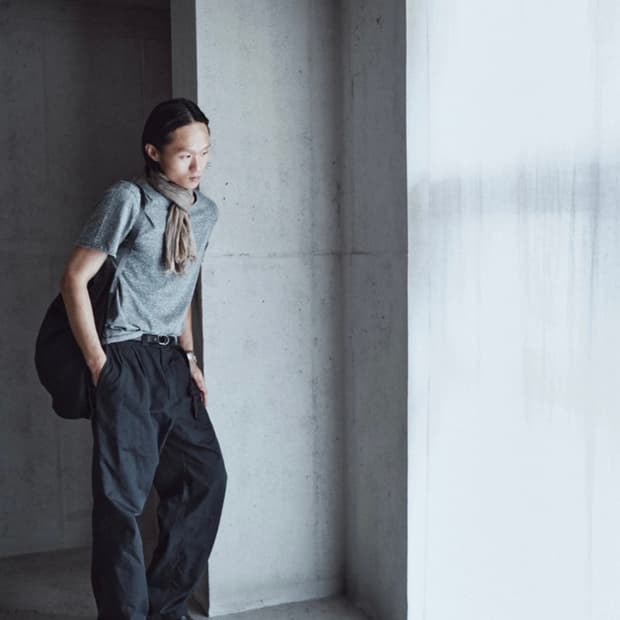 구매) Textured Two-Tuck Trousers 삽니다