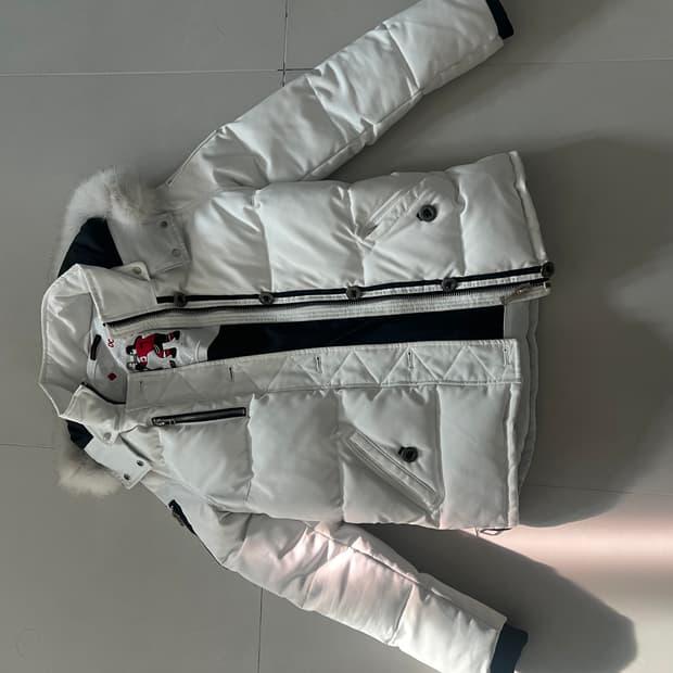 무스너클 여성 패딩