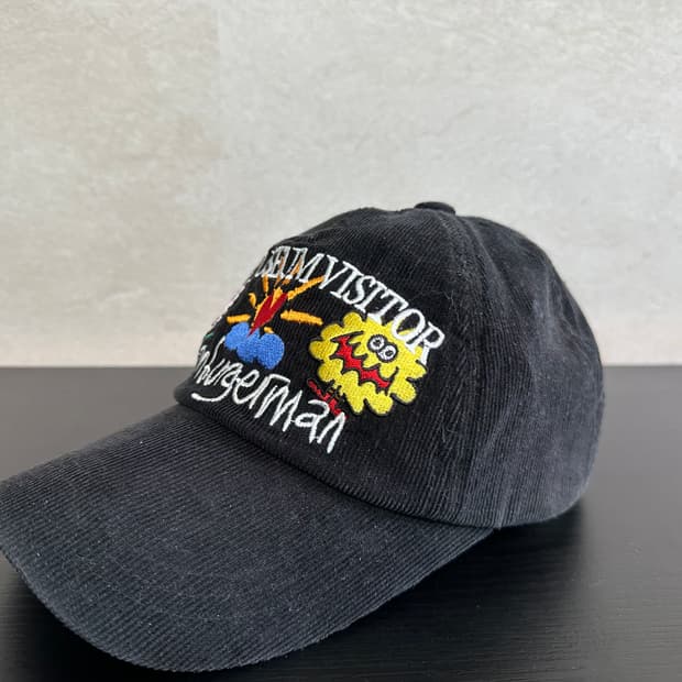 더뮤지엄비지터X존버거맨 모자 판매합니다.