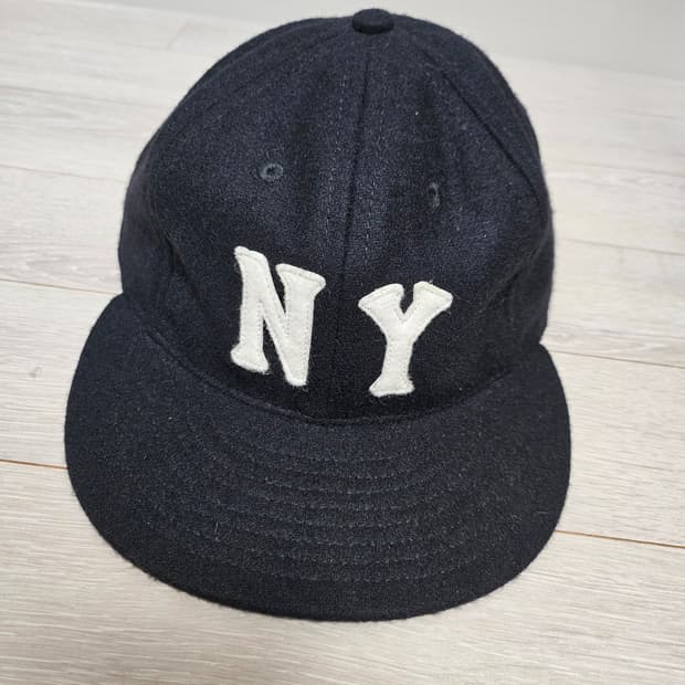 이벳필드 NY 로고 볼캡