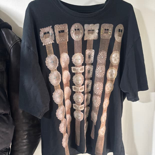 캐피탈 20 크루 티셔츠 블랙