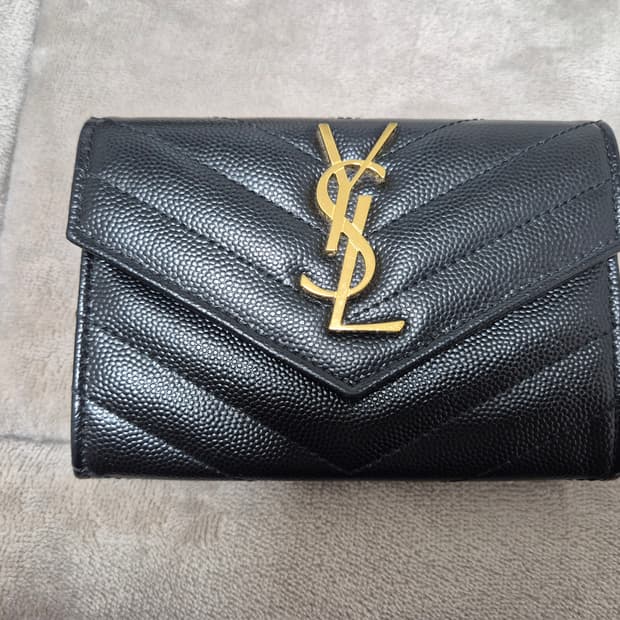 입생로랑 지갑 금장