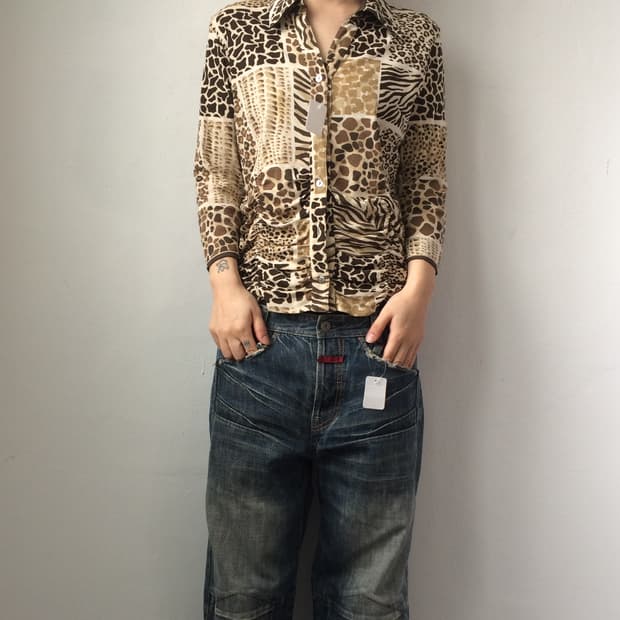 Animal pattern mixed shirt sleeve