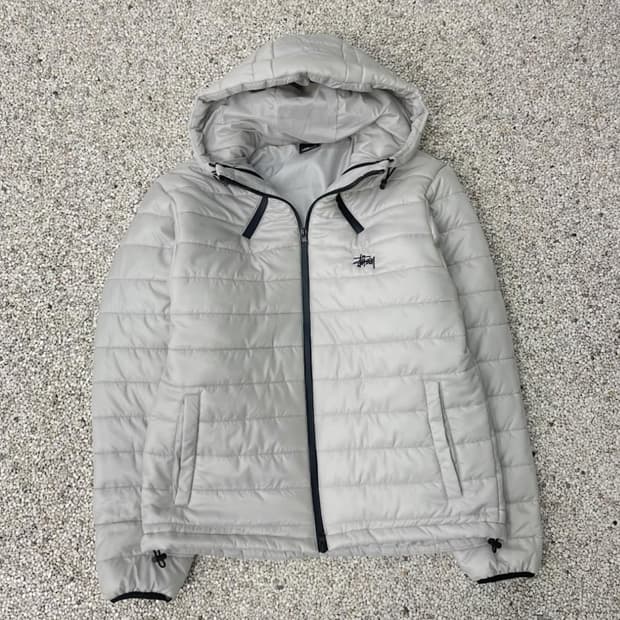 스투시 그레이 경량후드 패딩