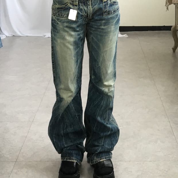 Crack washing denim pants