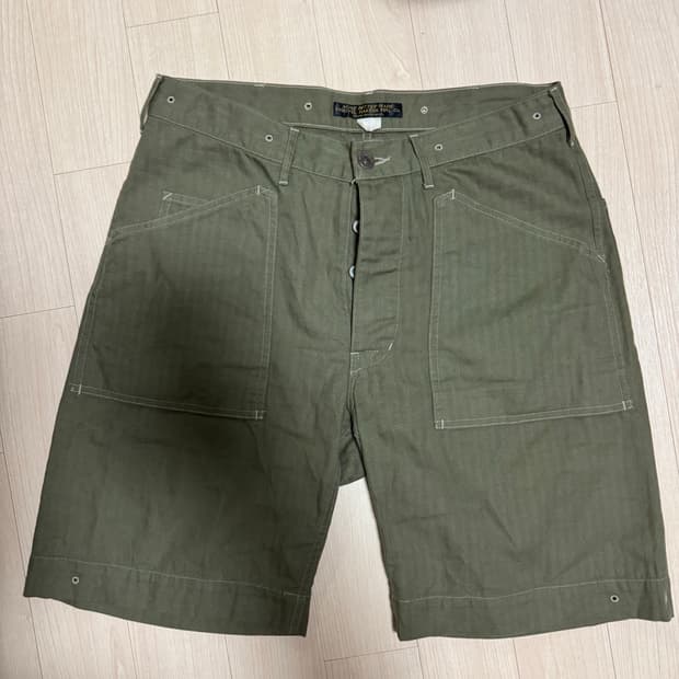 PHIGVEL MAKERS CO.퍼티그 카키 반바지