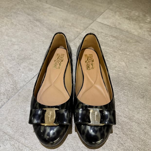 페라가모 플랫 슈즈 7사이즈