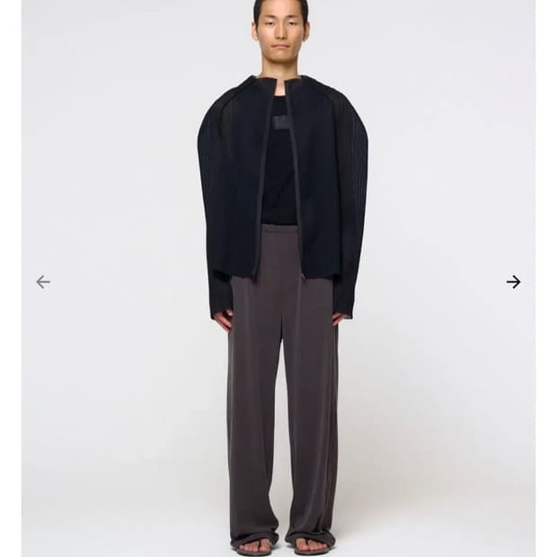 아모멘토 플리츠 자켓 m사이즈 판매합니다.