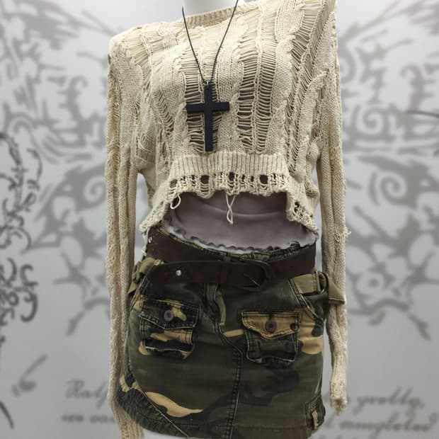 Grunge crop knit
