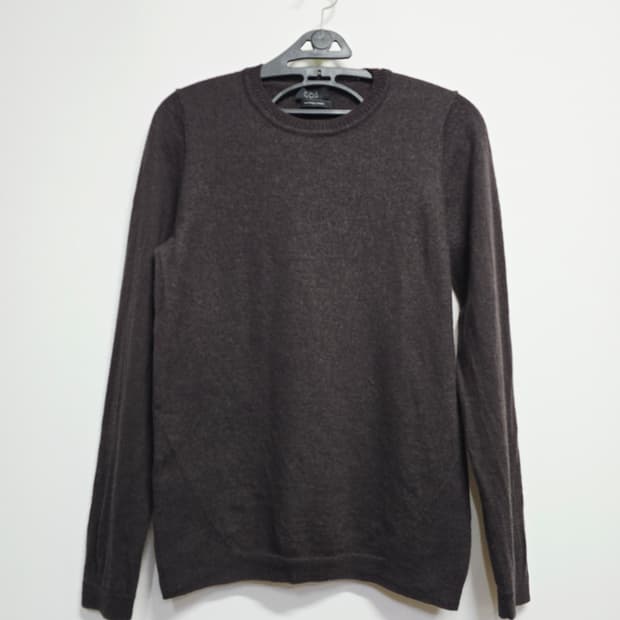 COS 브라운 라운드넥 메리노울 니트 스웨터