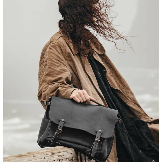 블루드쇼프 이클레어 사첼백 M 블랙. 토트백
