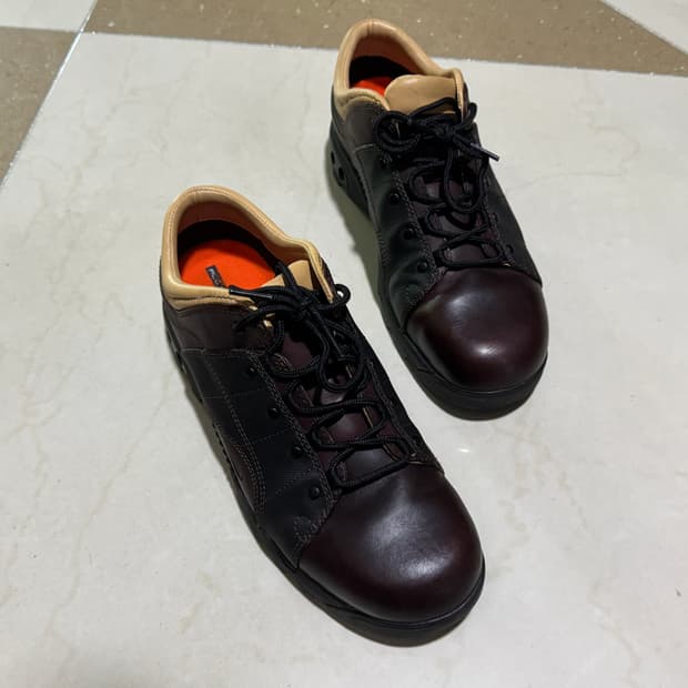 2002 nike air adventurist low brown