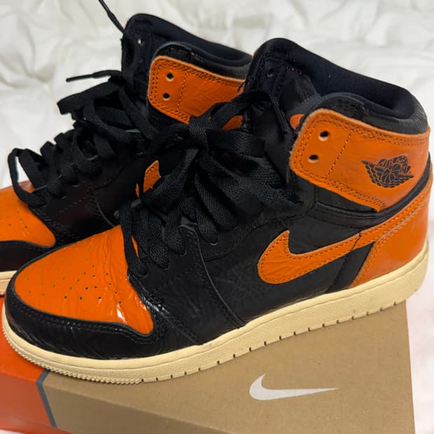 240 (GS) 조던 1 레트로 하이 OG 쉐터드 백보드 3.0 240