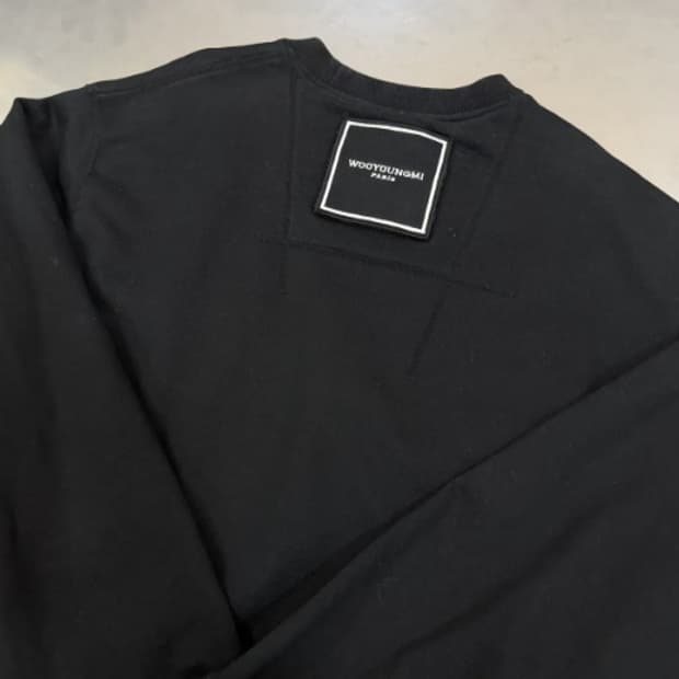 WOOYOUNGMI 스퀘어 라벨 맨투맨 블랙 50