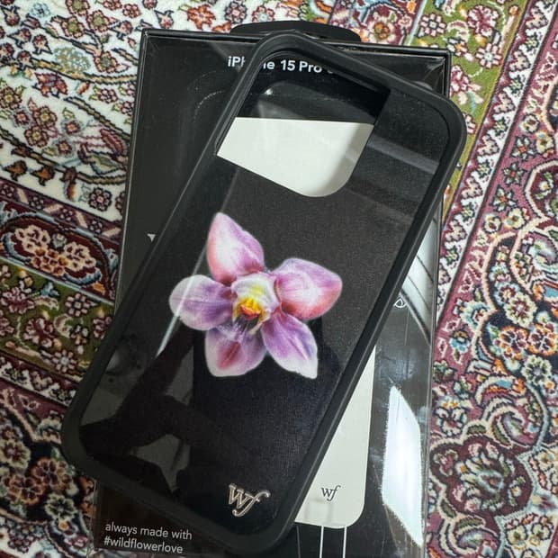 와일드플라워 아이폰 15프로 케이스