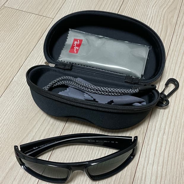 레이벤 RB4335