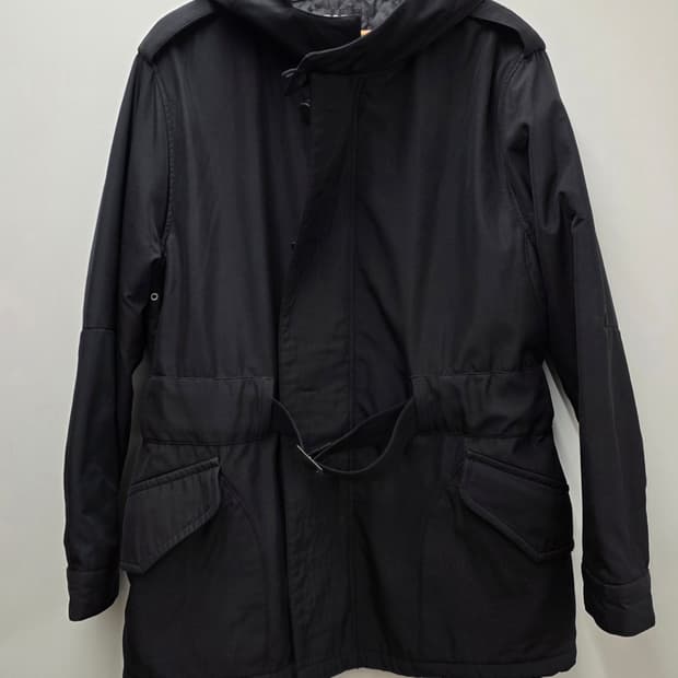 조르지오아르마니 남성 패딩코트자켓. 
싸이즈 105 XL
