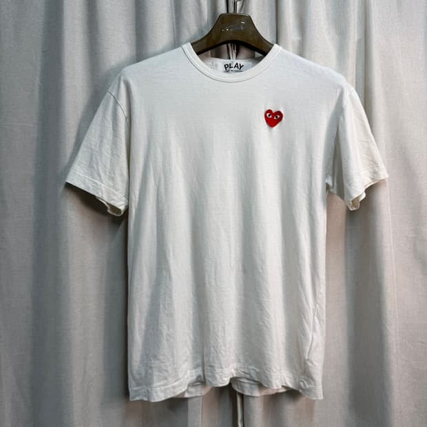 2XL 꼼데가르송 플레이 반팔티 화이트 레드와펜