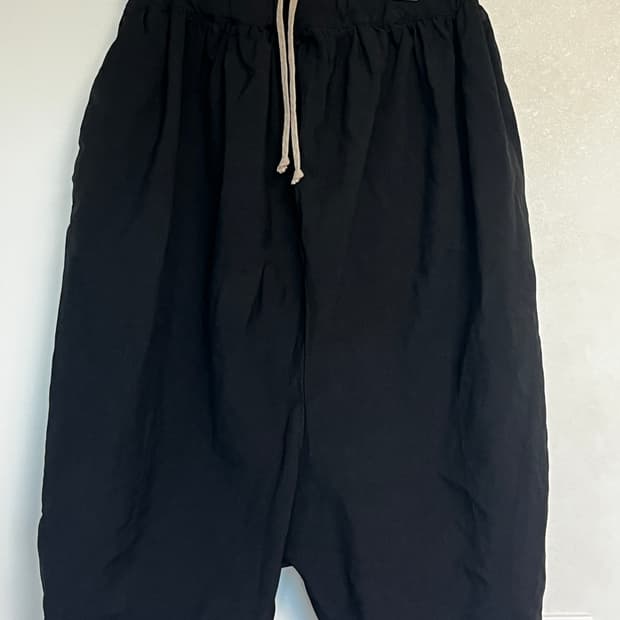 새상품 꼼데가르송 블랙 와이드 쇼츠