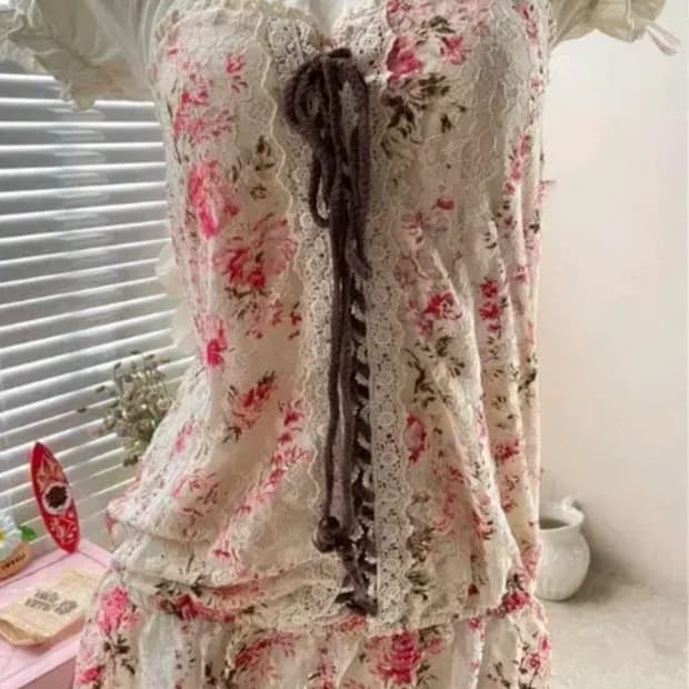 lizlisa 리즈리사 홀터 꽃무늬 레이스 튜닉 블라우스