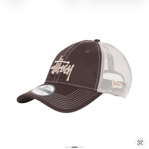 스투시 뉴에라 볼캡 베이직 트러커 브라운