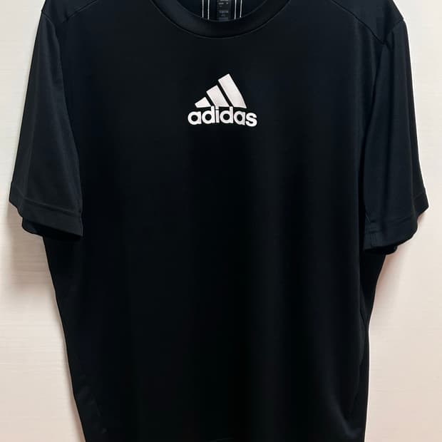아디다스 검정 반팔 티셔츠 XL