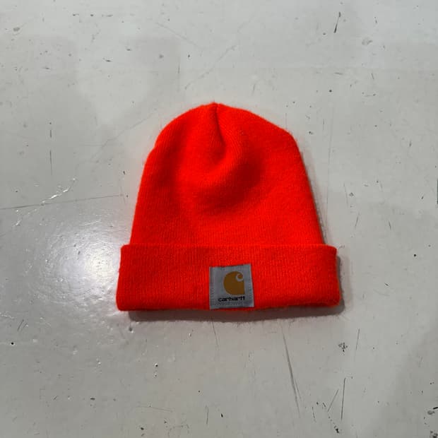 칼하트 형광 비니 FREE