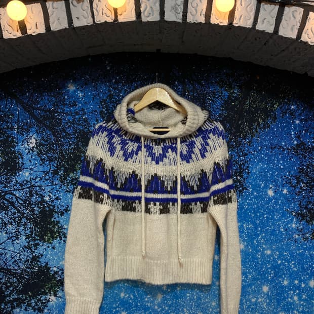 ⚜️(오픈도어스튜디오) 뮤직 웨이브 후드 아이보리 니트 스웨터