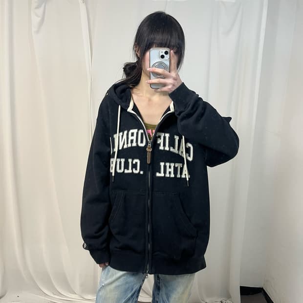 Who.A.U black zip-up hoodie