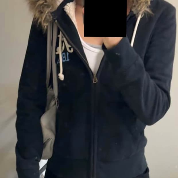 후아유 퍼 후드집업