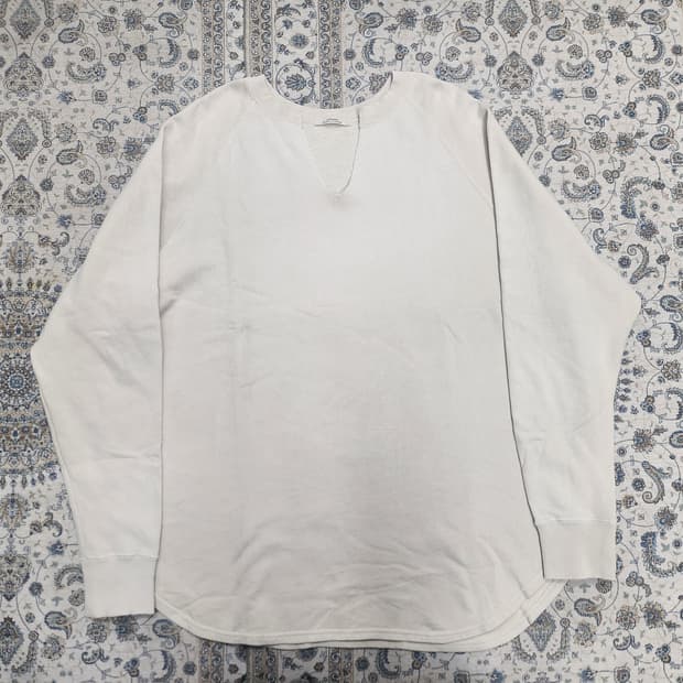 저널 스탠다드 브이넥 맨투맨 F