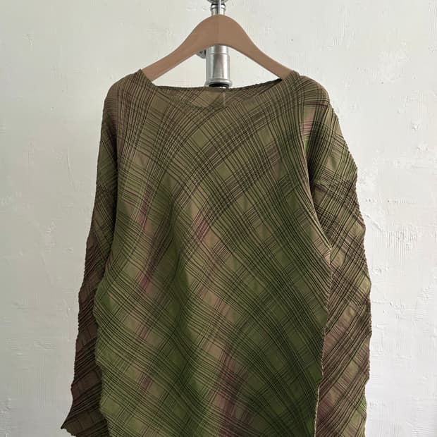 Issey Miyake 이세이미야케 그린 보트넥 플리츠 티셔츠