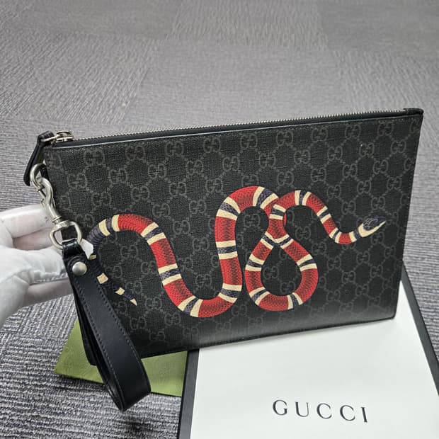 [특가][정품] 구찌 킹스네이크 클러치백