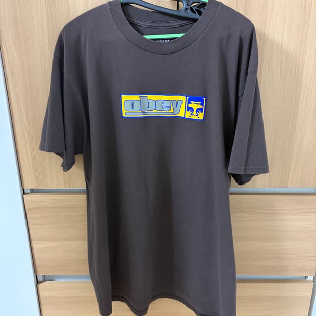 오베이 90S ICON CLASSIC T-SHIRT 자바브라운