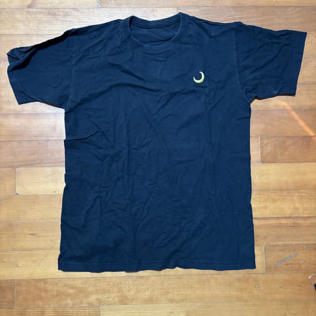 반달 반팔 티셔츠