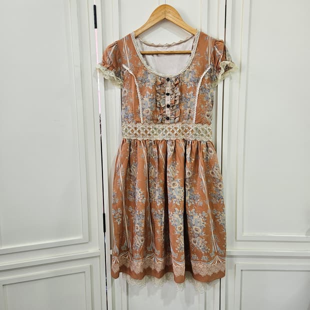 엑시즈팜 (axes femme) 카라멜 플라워원피스