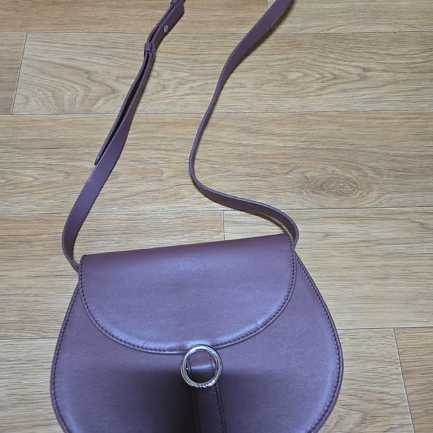 AIOU  앤드아이오유 정품 소가죽 미니 크로스백