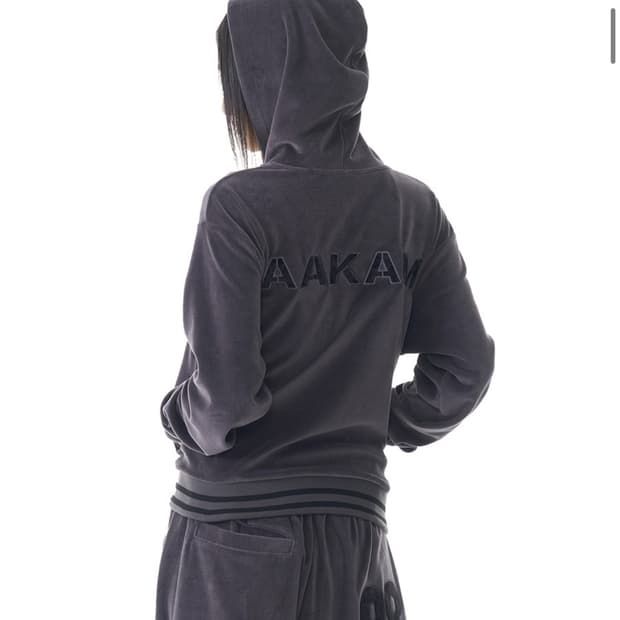 아캄 98 패치 벨벳 집업+팬츠 세트 다크그레이