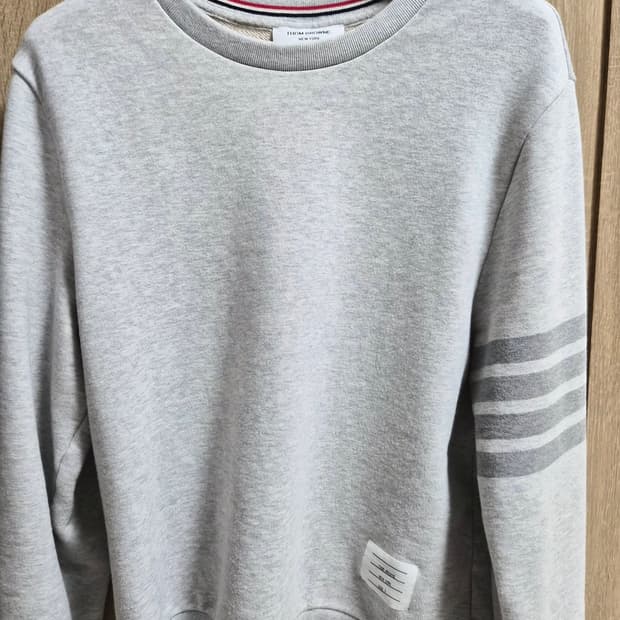 톰브라운 4바 맨투맨 3사이즈