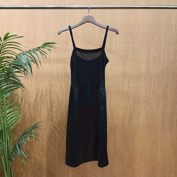 펜디 슬리브리스 롱 원피스 하프 시스루 A라인 벨트 루프 디테일 블랙