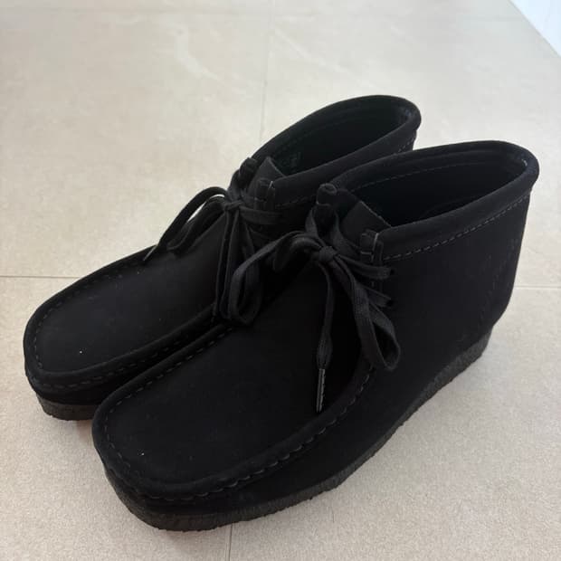 클락스 왈라비 블랙스웨이드 하이 uk7.5