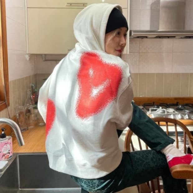 비이커 콜라보 그래픽 후드티