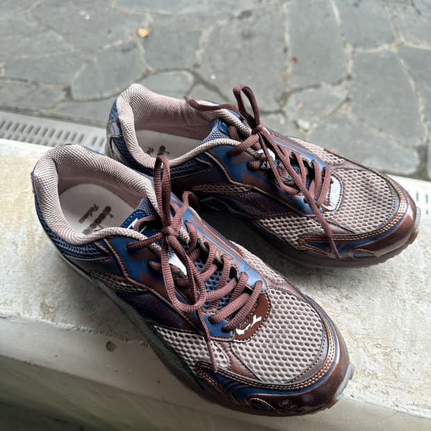 디아도라 운동화 한정판 콜라보 거의 새거 브라운컬러