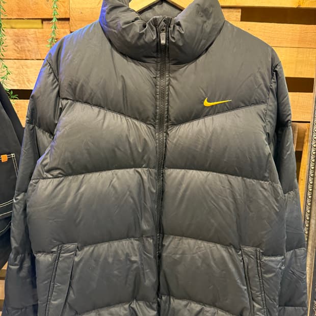 나이키 옐로스우시 블랙 패딩