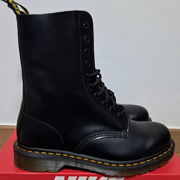닥터마틴 10홀 부츠 270