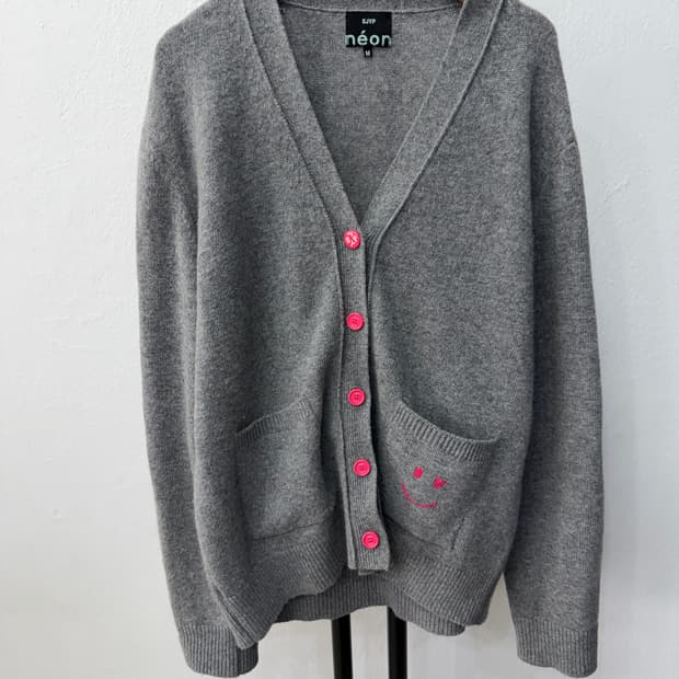 정품) SJYP 한섬 21ss 네온 스마일 자수 가디건 M 