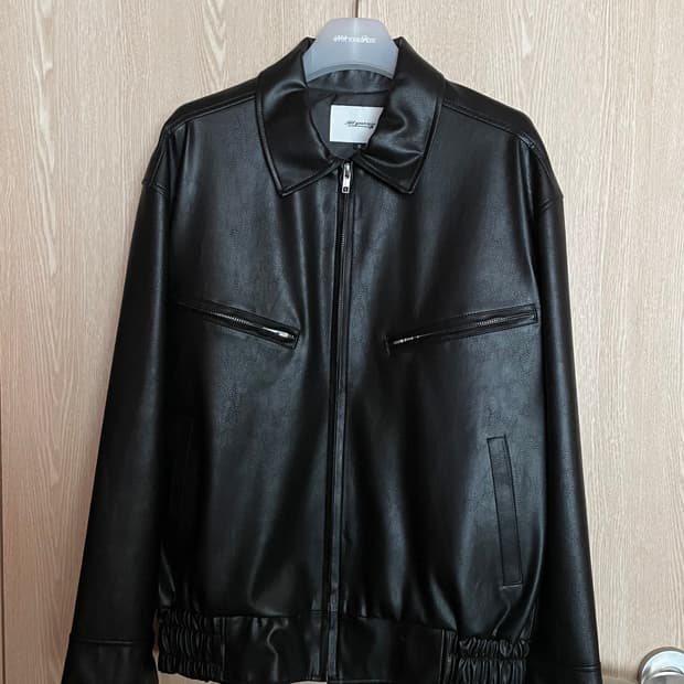 [새 상품] 낫유어로즈 오버핏 레더 점퍼 블랙